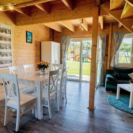 Vakantiehuis Comfortable Homes With A Pool