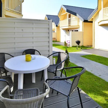 Comfortable Homes With A Pool Vakantiehuis *