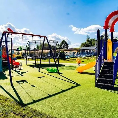 Comfortable Homes With A Pool