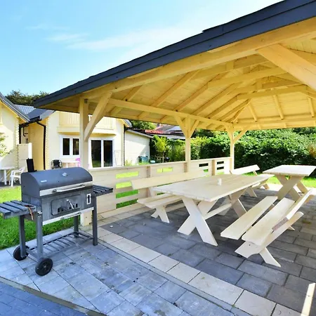 Vakantiehuis Comfortable Homes With A Pool Ustronie Morskie