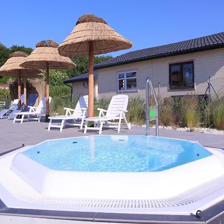 Comfortable Homes With A Pool Vakantiehuis *