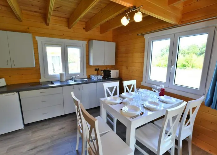 Comfortable Homes With A Pool *