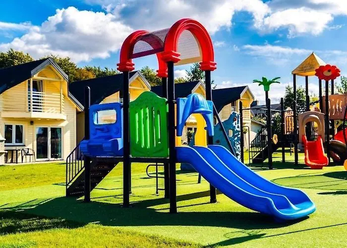 Comfortable Homes With A Pool * 尤斯托尼莫斯基